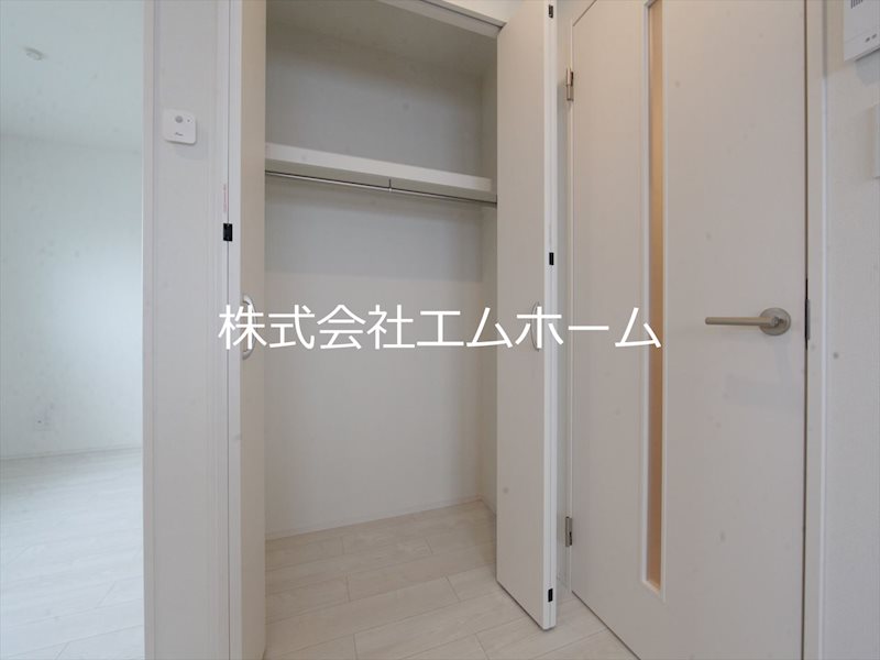 収納　クローゼット（収納充実しています）同型写真
