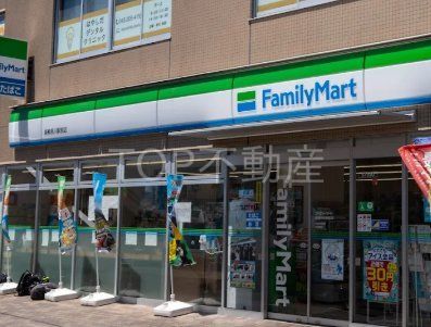 コンビニ　ファミリーマート新検見川駅前店（コンビニ）まで380m