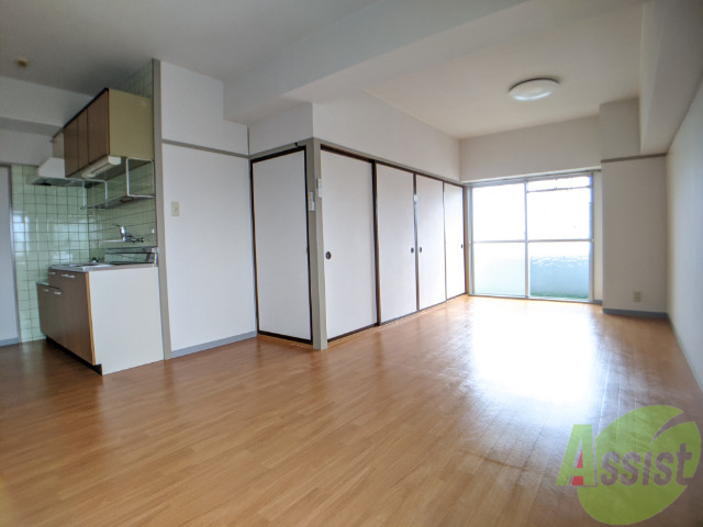 居室・リビング　明るい光が差し込む素敵なお部屋ですね～。