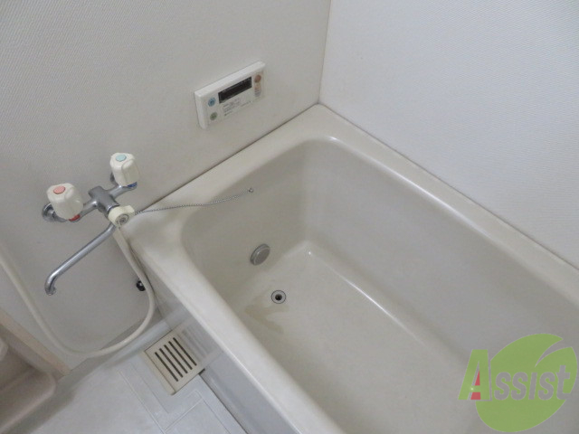 バス・シャワールーム　バスルームはこちらです。広々としてゆったり休めます。