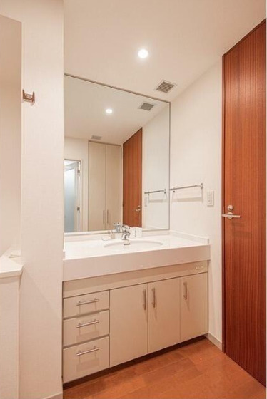 洗面設備　※別部屋の参考写真です。