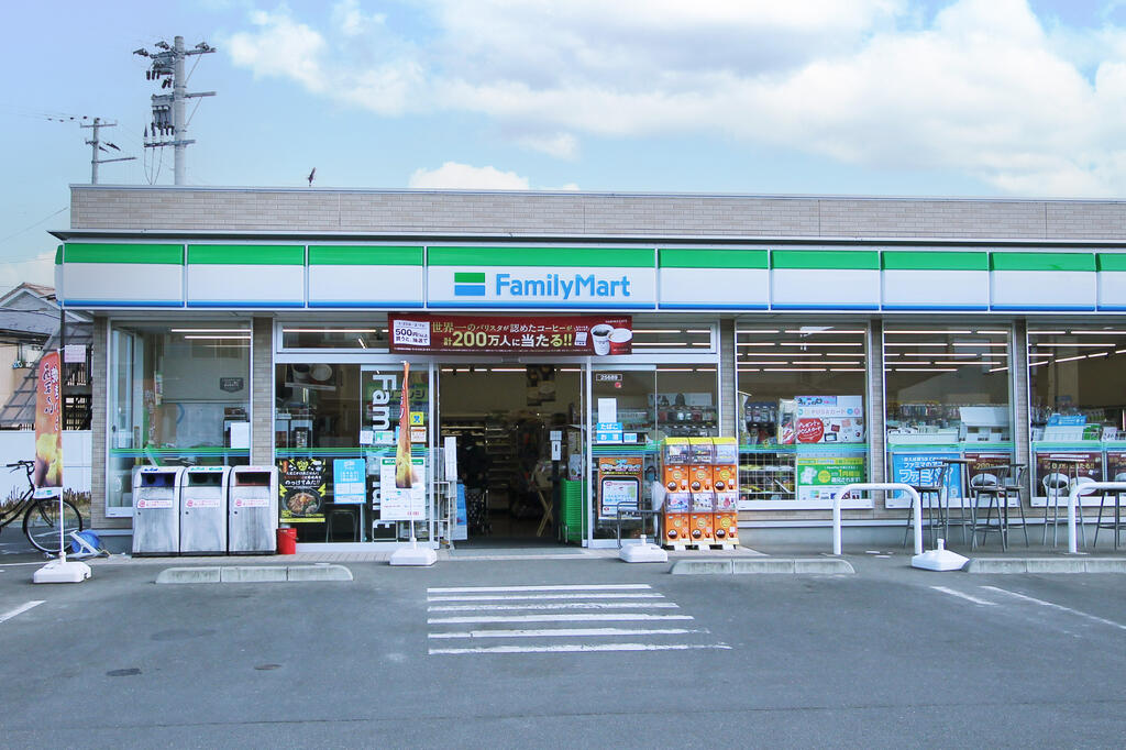 コンビニ　ファミリーマート仙台栄一丁目店（コンビニ）まで512m