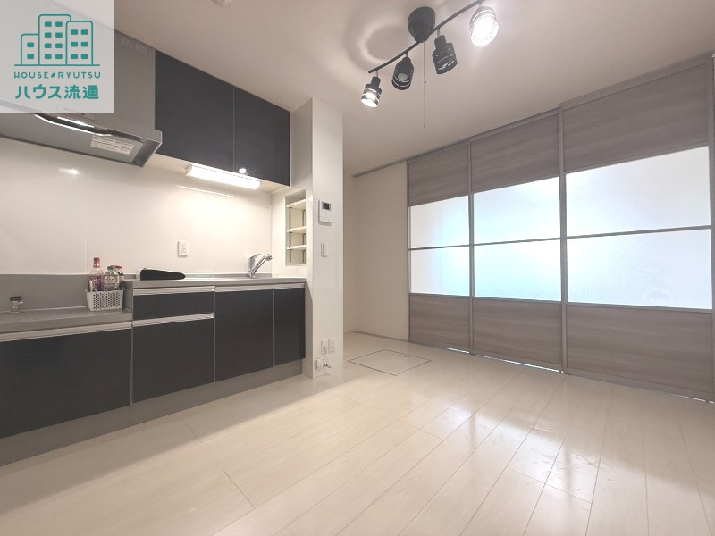 居室・リビング　※別号室の写真です。