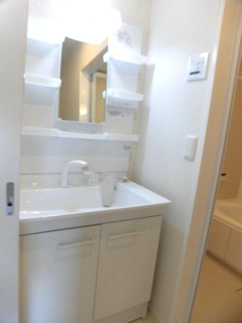 トイレ　Ａ２０７　温水洗浄暖房便座