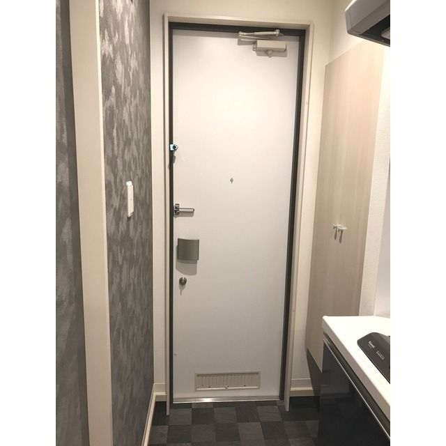 玄関　※別部屋参考写真