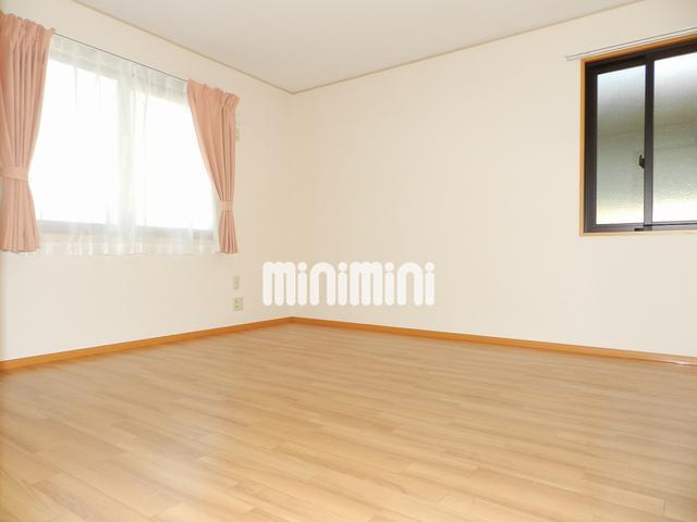 その他部屋・スペース　北の洋間は８帖あり快適です。