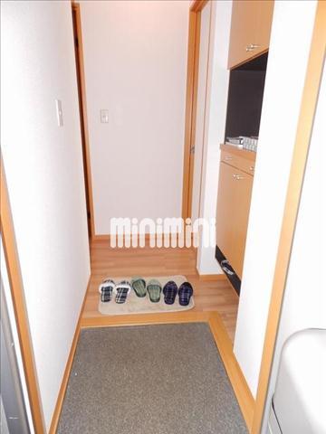 玄関　玄関スペースです。下駄箱あります。