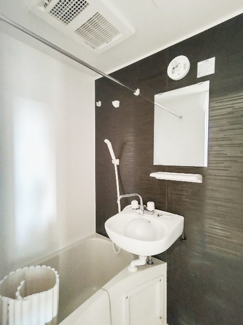 バス・シャワールーム　別部屋参考写真