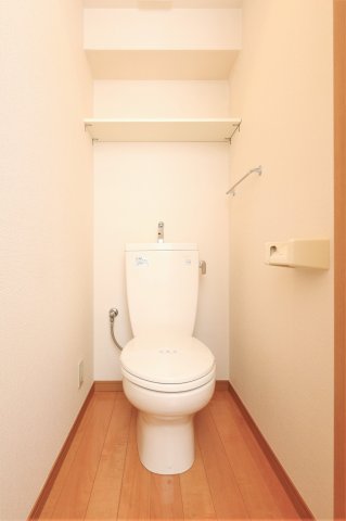 トイレ　参考写真（同物件別部屋）