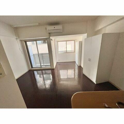 居室・リビング　広々11.8帖の洋室♪