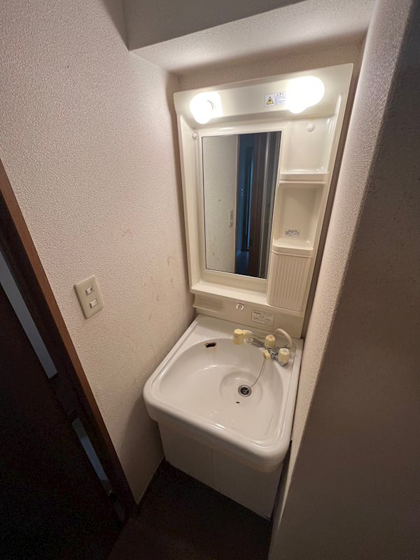 洗面設備　使いやすい独立洗面台です