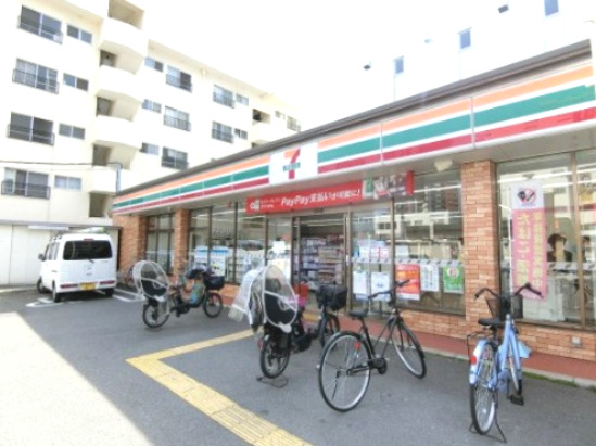 コンビニ　セブンイレブン 吹田南金田1丁目店（コンビニ）まで428m