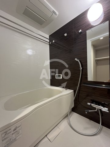 バス・シャワールーム　アーバネックス江坂広芝　浴室