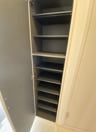 玄関　同シリーズ物件のモデルルームになります※現況優先