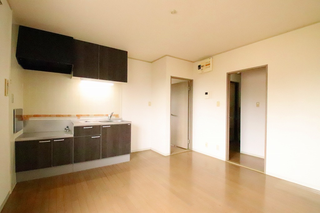 居室・リビング　こちらの居間で趣味の時間をお楽しみください