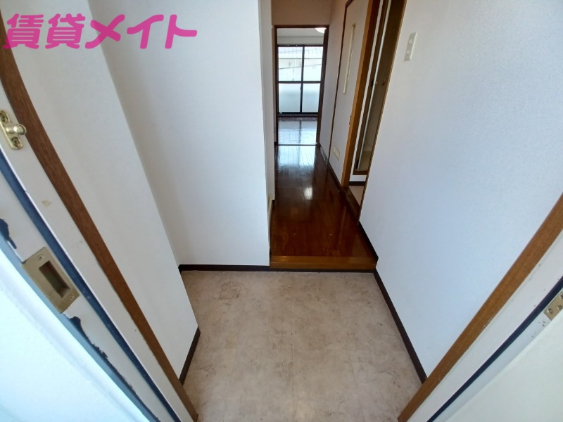 玄関　同物件反転タイプ