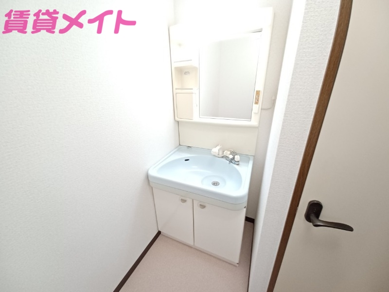 洗面設備　同物件反転タイプ