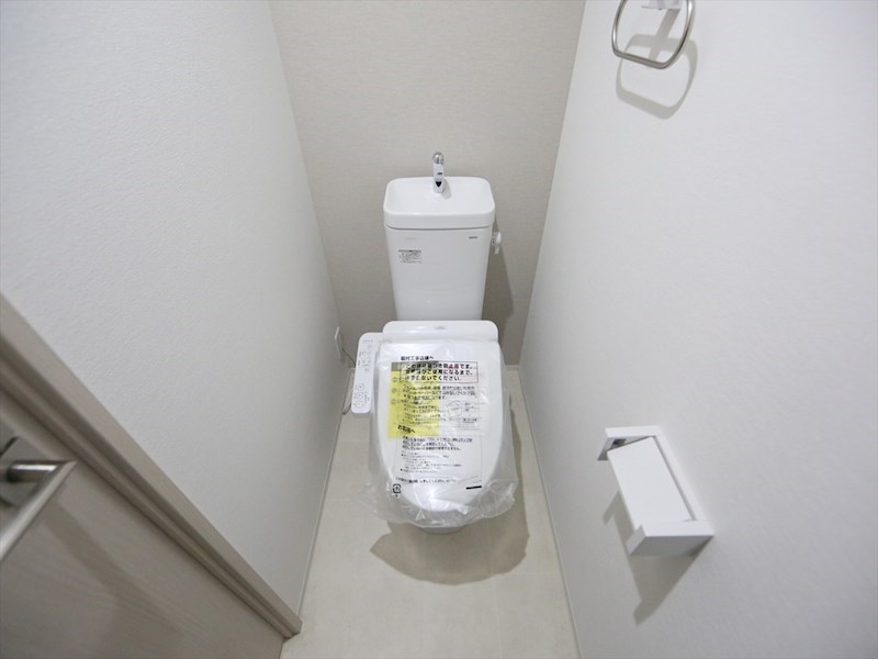 トイレ　温水洗浄暖房便座付トイレ