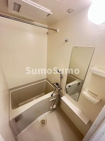 バス・シャワールーム　落ち着いた空間のお風呂です