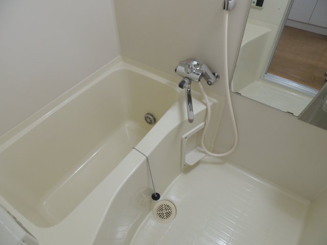 バス・シャワールーム　綺麗な浴室
