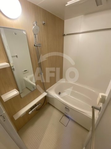 バス・シャワールーム　ザ・パークハビオ谷町六丁目テラス　浴室