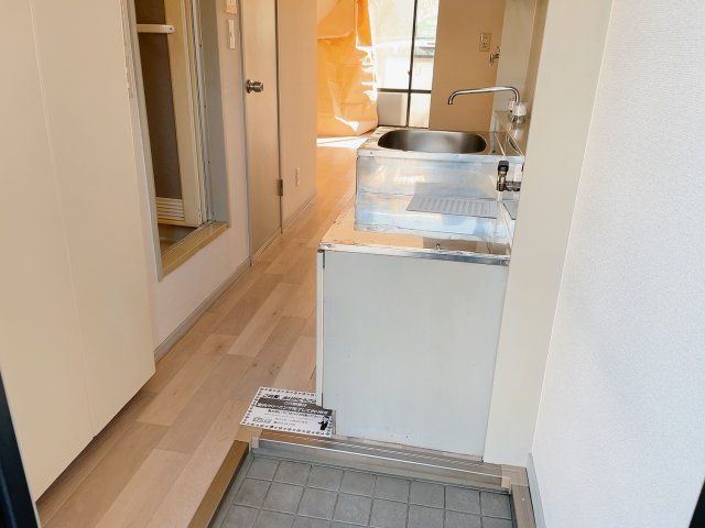 玄関　※別部屋同間取りのお写真となります。参考にご覧くださいませ。