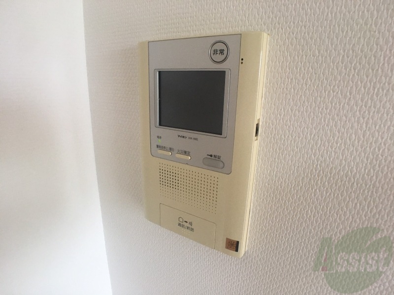 セキュリティ　ＴＶモニター付インターホンです。来客者の顔が見えるので安心！