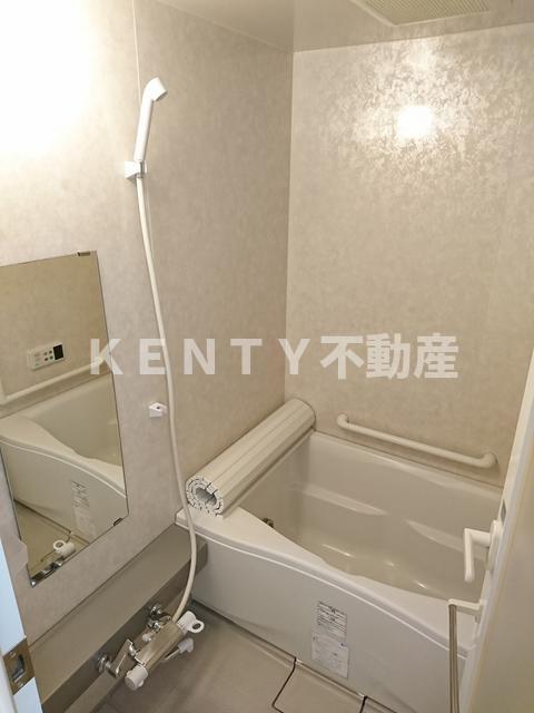 バス・シャワールーム　コンパクトで使いやすいお風呂です