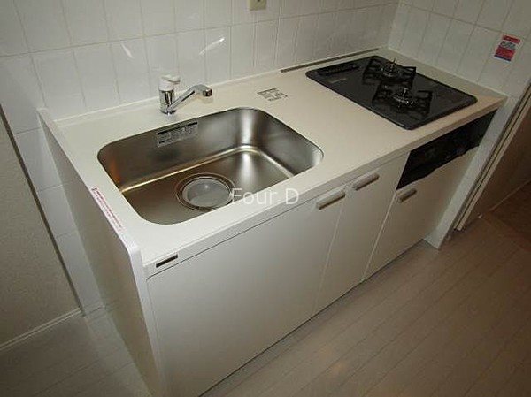 キッチン　《見学予約受付中》３路線４駅利用可能で通勤通学に大変便利です