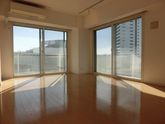 居室・リビング　日当りがいいリビング