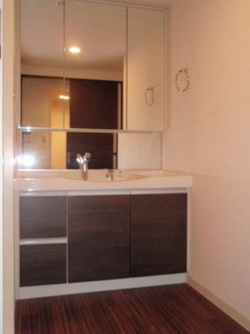 洗面設備　別部屋参照　現状優先