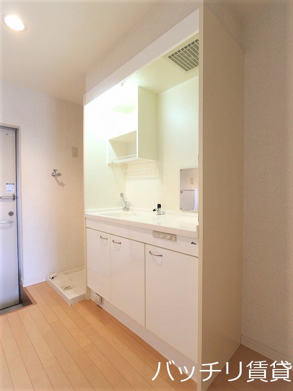 キッチン　画像は別号室タイプの為、現状を優先致します。