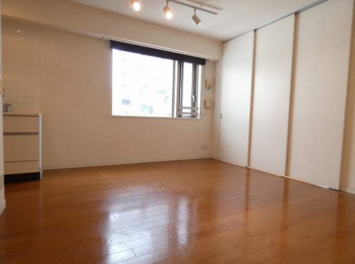 居室・リビング　※別部屋の参考写真です。