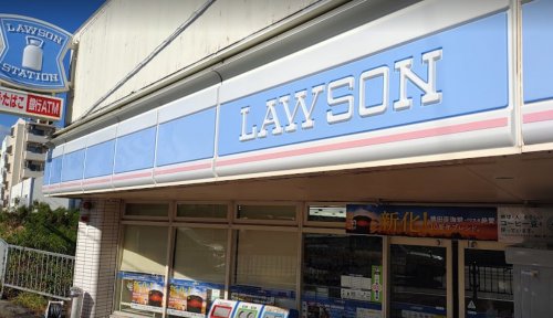 コンビニ　ローソン 那覇開南バス停前店（コンビニ）まで231m