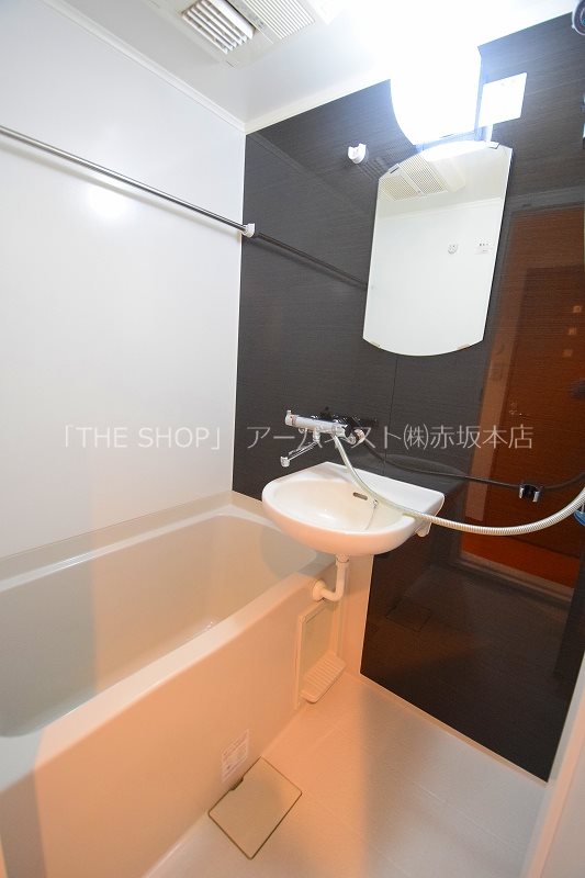 バス・シャワールーム　浴室乾燥機付きバス