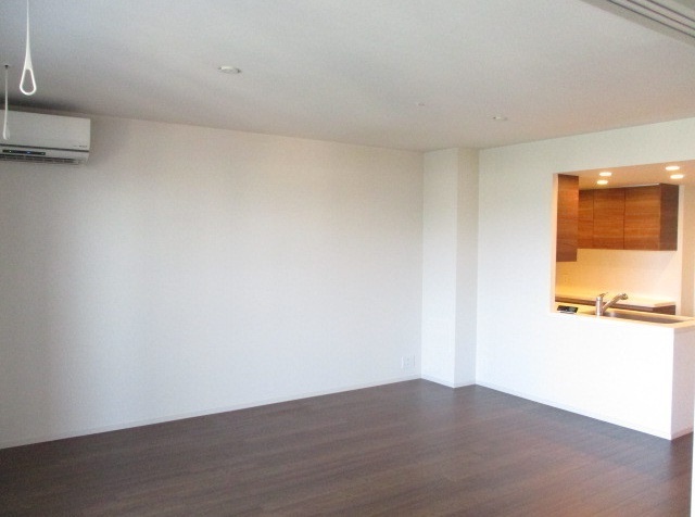 居室・リビング　開放感のあるゆったりとしたお部屋です♪