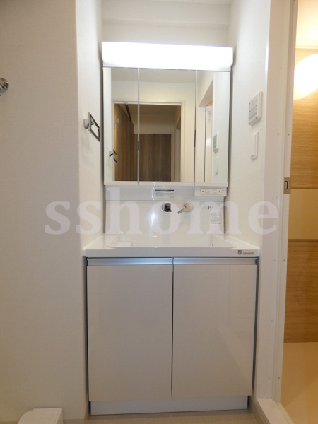 洗面設備　千尾圧洗面化粧台