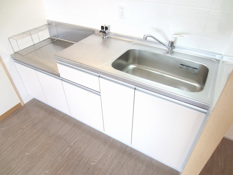 キッチン　ガスコンロ２口設置可。