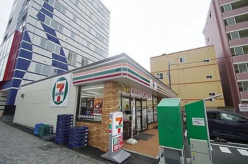 コンビニ　セブンイレブン町田原町田大通り店（コンビニ）まで158m