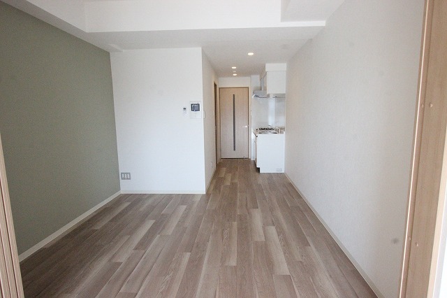 居室・リビング　同物件、別号室の写真です