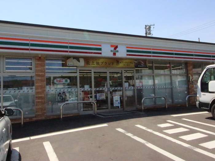 コンビニ　セブンイレブン（コンビニ）まで620m