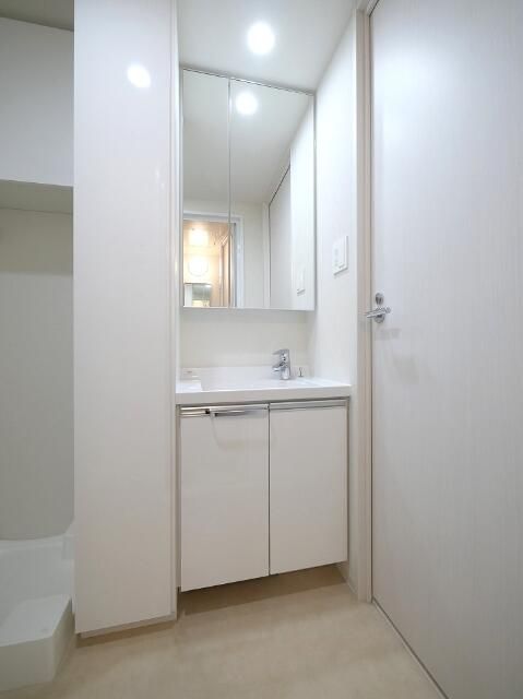 洗面設備　使いやすい洗面所です