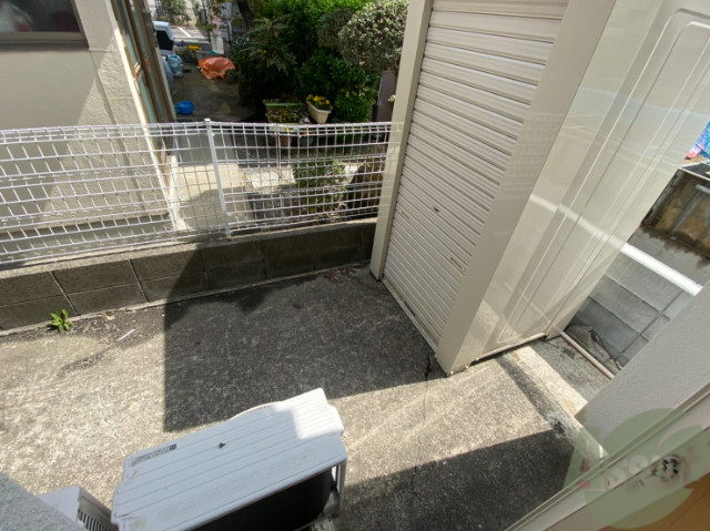 バルコニー　一階なのでバルコニー等は御座いませんがすぐ外に出ていけますー