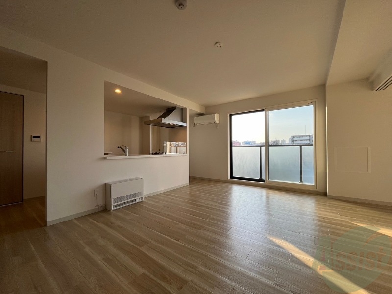 居室・リビング　広々としたリビングですね。使い勝手がよさそうですね！