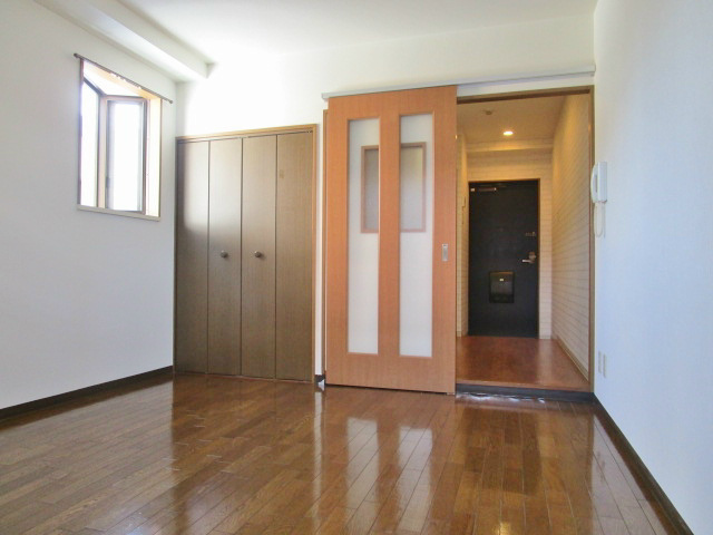 居室・リビング　※同タイプのお部屋の写真となります。