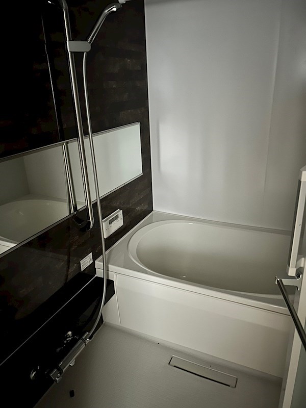 バス・シャワールーム　同タイプ106号参照