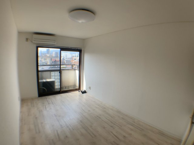 居室・リビング　エアコン付きで初期費用を抑えられます♪