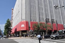 ショッピングセンター　丸井今井札幌本店大通別館（ショッピングセンター）まで422m