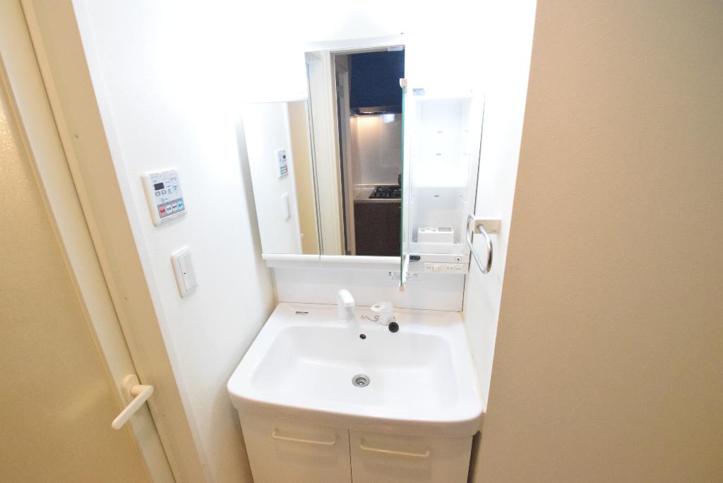 洗面設備　洗髪洗面化粧台