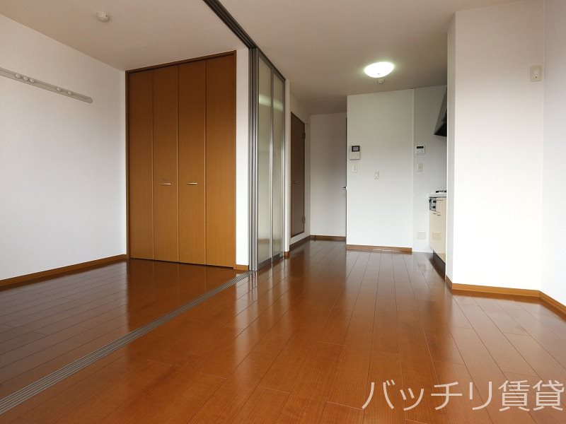 居室・リビング　別号室の画像。現況を優先します。